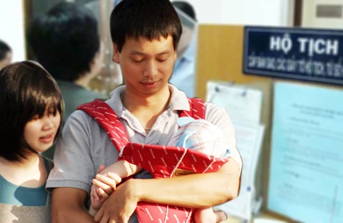 Đăng ký khai sinh phải có chữ ký của cha mẹ: Quy định đã có “độ mở” 
