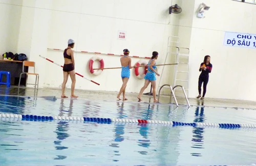 Phổ cập trong trường học phòng chống đuối nước 
