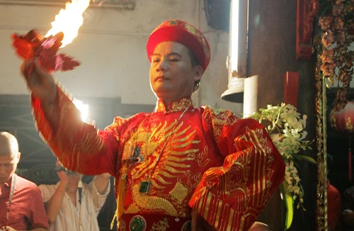 Gạt bỏ biến thái để Chầu văn được toàn vẹn 