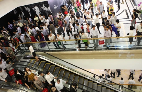 Khai trương Vincom Center A tại TP.HCM