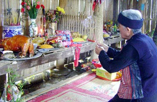 Đi tù vì bị cúng “bùa chài” 