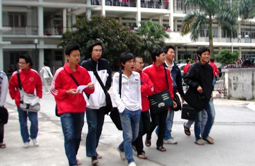 ĐH Bách khoa Hà Nội: Dồn các “thầy già” vào thế khó? 