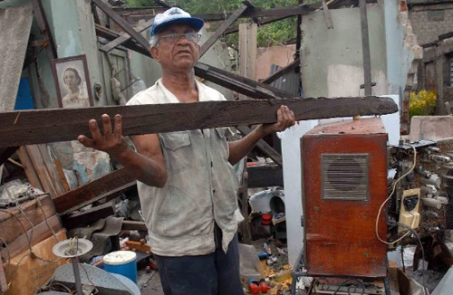 Siêu bão Sandy đổ bộ vào nước Mỹ 