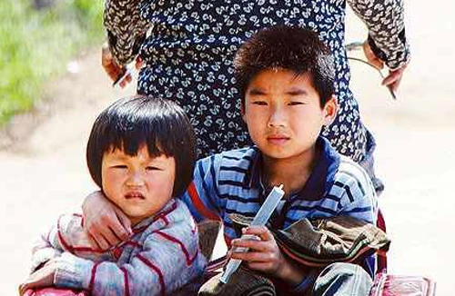 Bi kịch của những đứa trẻ “tuyến sau”