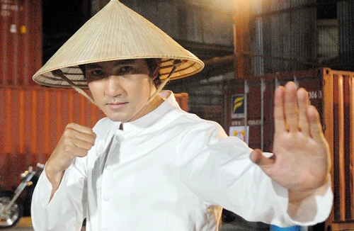 Chánh Tín làm phim về “hiệp sĩ”