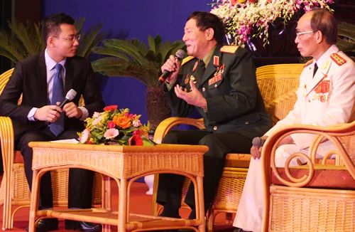 Giao lưu “Vững bước dưới cờ truyền thống” 