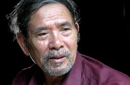 Nhà văn Lê Lựu khóc!