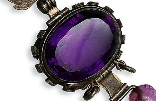 Bí ẩn lời nguyền của viên đá thạch anh tím Delhi