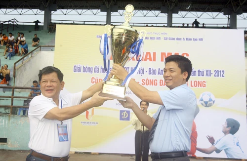 Dáng vóc sân chơi lớn