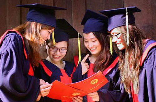 Khai mạc Liên hoan ảnh “Hà Nội - Thành phố vì hòa bình”