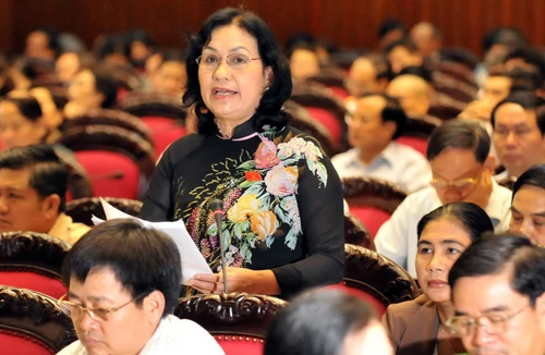 "Nếu mặc nhầm áo thì nên trả lại"