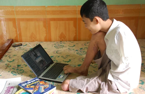 Cậu học trò có hàng chục đôi tay 