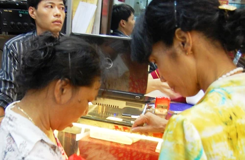 Đánh thuế vàng - phải xem xét kỹ 