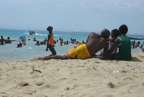 Dụ du khách mở “hầu bao” 