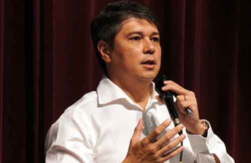 Chủ tịch Quốc hội Singapore từ chức vì ngoại tình 