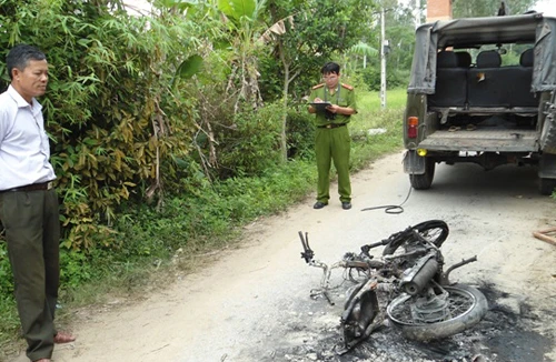 Truy đuổi “cẩu tặc”, cán bộ văn phòng bị bắn chết