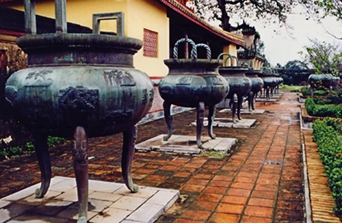 Khẳng định chủ quyền biển đảo trên Cửu đỉnh 