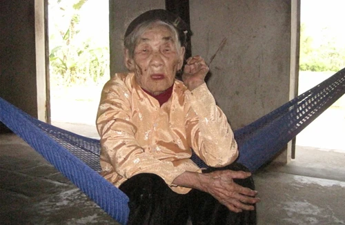 Cụ bà 45 năm không ăn cơm đã qua đời 