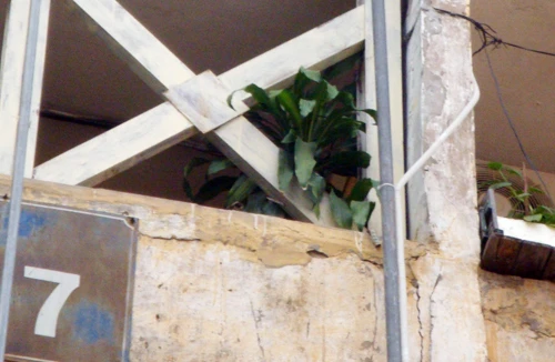 Thấp thỏm lo nhà sập