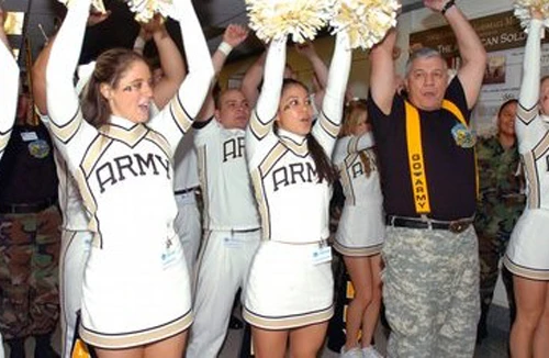 Cơn bệnh hoạn trong quân đội Mỹ