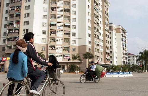 Hàng nghìn căn hộ chung cư mòn mỏi chờ sổ đỏ 