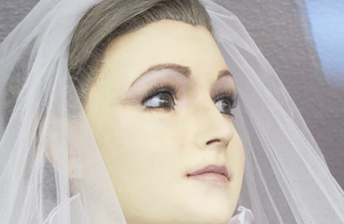 Chuyện ly kỳ về xác ướp mặc áo cưới suốt 82 năm qua