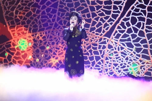 Nghĩa nữ của Hoài Linh đạt điểm cao khi 'trở thành' Giao Linh khi còn trẻ