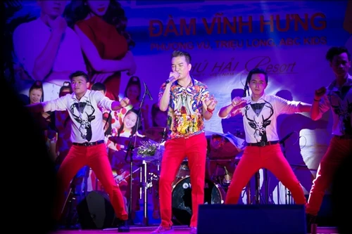 Đàm Vĩnh Hưng cùng học trò "máu lửa" trong đêm nhạc riêng tại Phan Thiết