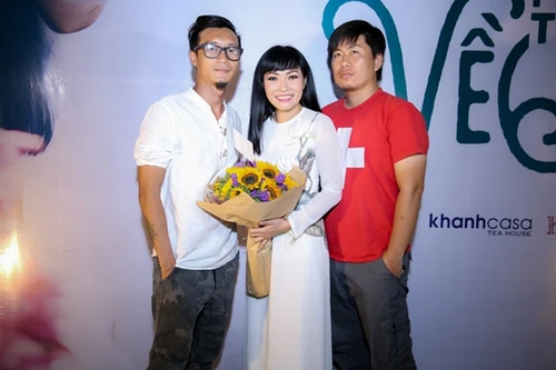 Phương Thanh diu dàng với tà áo dài ra mắt album mới 