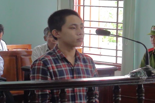 Đối tượng nghiện ma túy đánh gục tài xế, cướp taxi