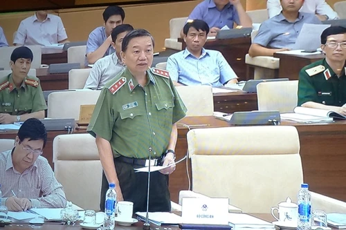 Đảm bảo sự chặt chẽ khi quy định cho phép cảnh vệ được quyền nổ súng, huy động tài sản