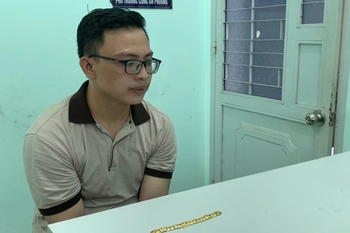 Đối tượng nghiện cờ bạc liều lĩnh vào tiệm vàng cướp giật tài sản