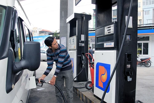 Xăng RON 92 vẫn giữ ở mức 13.752 đồng/lít