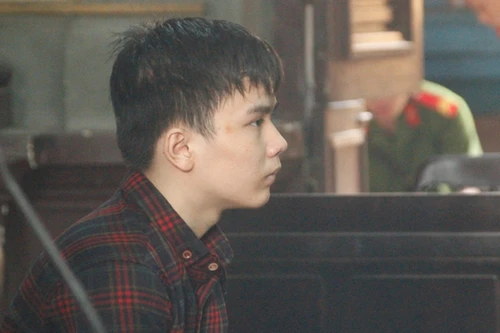 Thiếu niên 16 tuổi cùng lúc ‘hại đời’ 3 chị em ruột