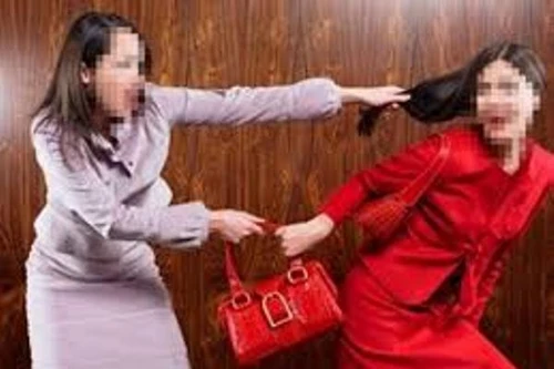 Bác kháng cáo của người phụ nữ sỉ nhục người khác bằng chất "kịch bẩn"