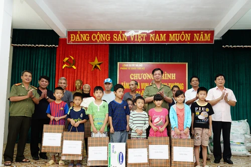 “Vun đắp tình thương” đến với Trung tâm bảo trợ xã hội IV