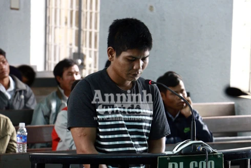 Mâu thuẫn, vợ chồng con gái bị người tình của mẹ đầu độc