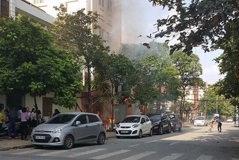 Nổ trạm biến áp treo, 5 người bị bỏng nặng