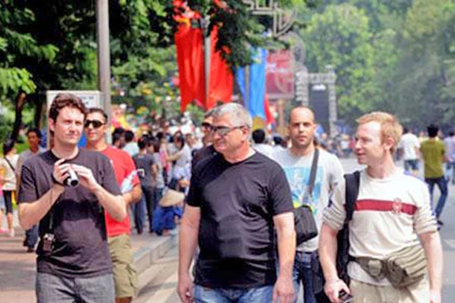 Đánh giá về du khách quốc tế đến Việt Nam: Đừng vội lạc quan!