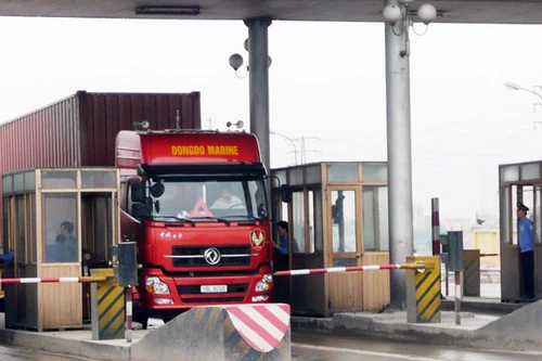 Ngột ngạt phí đường bộ