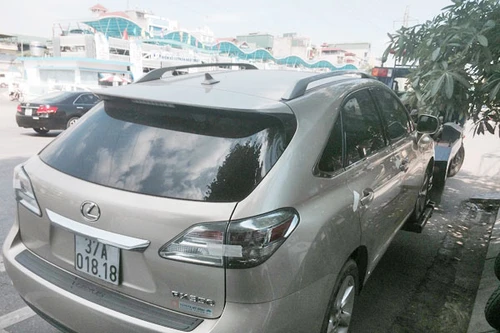 Xử lý nghiêm tình trạng sử dụng BKS, bằng lái xe giả