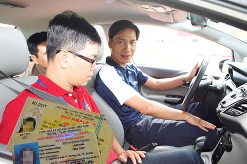Có nên “đẻ” thêm một loại giấy phép lái xe?