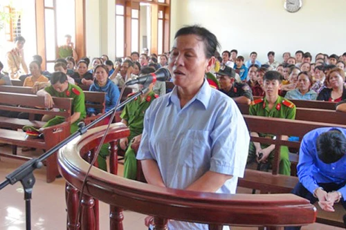 18 năm tù vì lừa trên 200 người dân