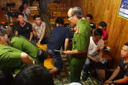 Quảng Ngãi: Xóa tụ điểm "nóng" về cá độ bóng đá 