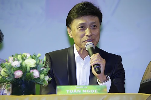 Tiếng hát mãi xanh: Top 9 ra mắt khán giả cùng giám khảo Tuấn Ngọc