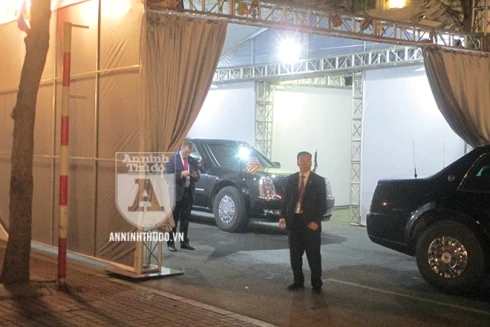 Hình ảnh đặc biệt về đặc vụ Mỹ và Công an Việt Nam quanh điểm Tổng thống Trump gặp Chủ tịch Kim Jong-un