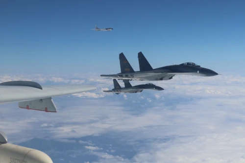 [ẢNH] Trung Quốc quyết định sơn ngụy trang kiểu mới cho mọi chiến đấu cơ