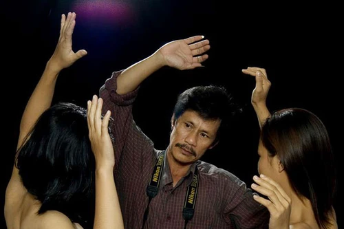 Nhiếp ảnh gia Thái Phiên: Thị phi vây quanh người chụp ảnh khỏa thân 