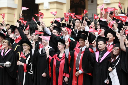 Vinh danh 270 tân khoa Đại học RMIT Việt Nam đoạt loại giỏi