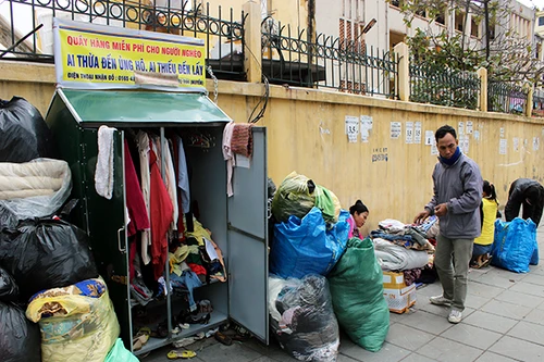 Những tấm lòng thiện nguyện chia sẻ yêu thương giữa Thủ đô